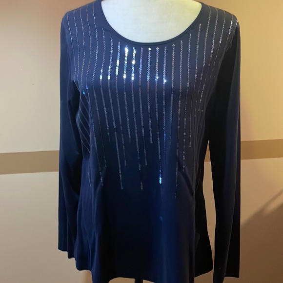 Nwot, long sleeved Liz Claiborne top.Size Large. Navy Blue color. - Picture 1 of 4